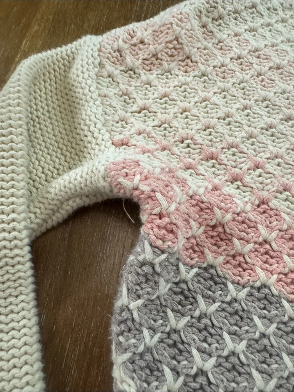 American Eagle Crew Neck Sweater in Cream with Pink, Gray & Yellow Accents